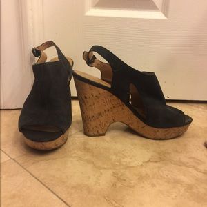 Black Wedges